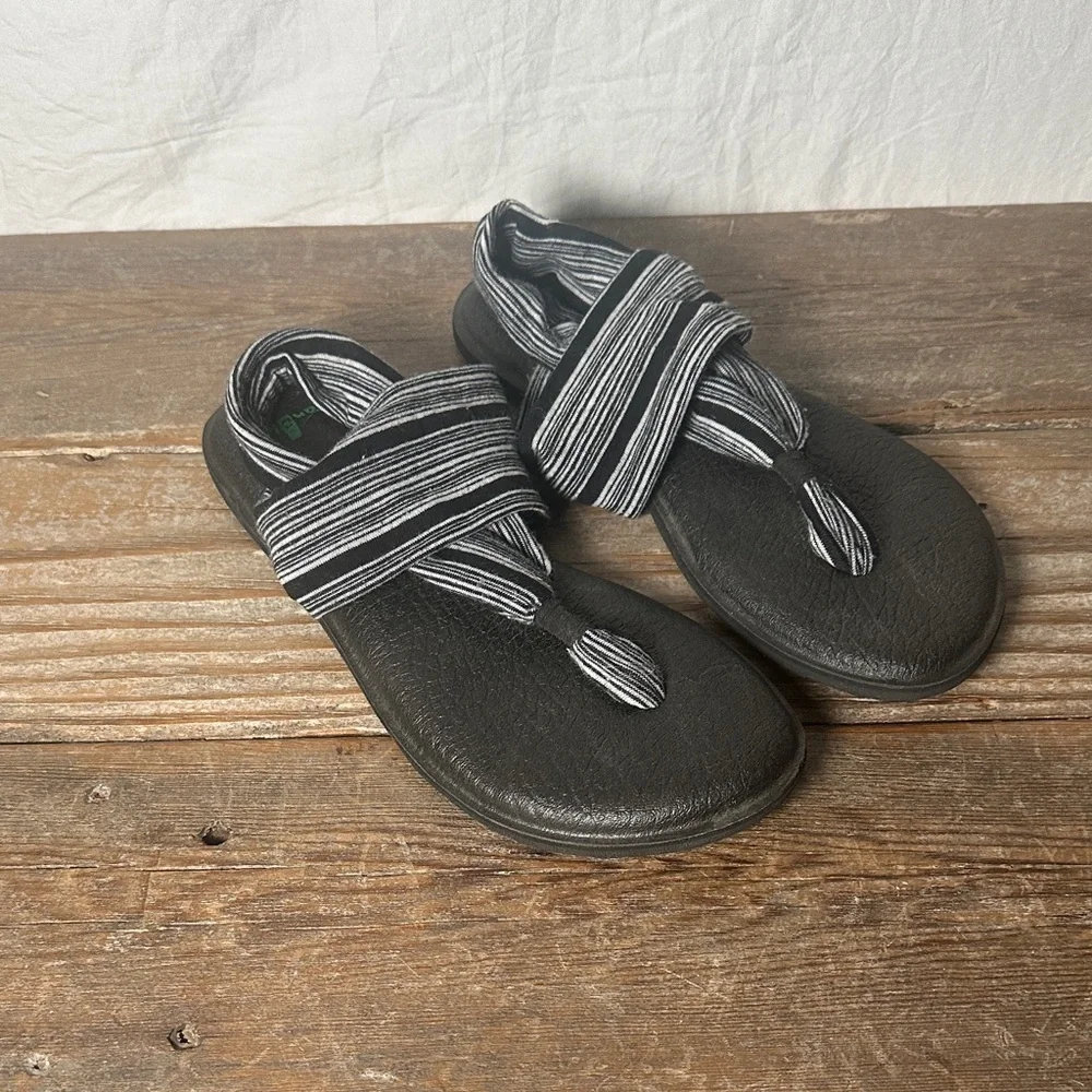 Sanuk Kids Black and Gray Sandals